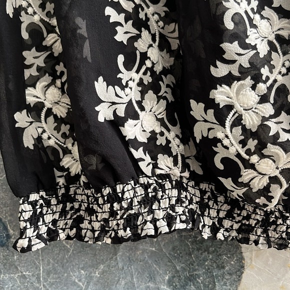 NWT White House Black Market Silk Sheer Tank Top - Picture 4 of 9